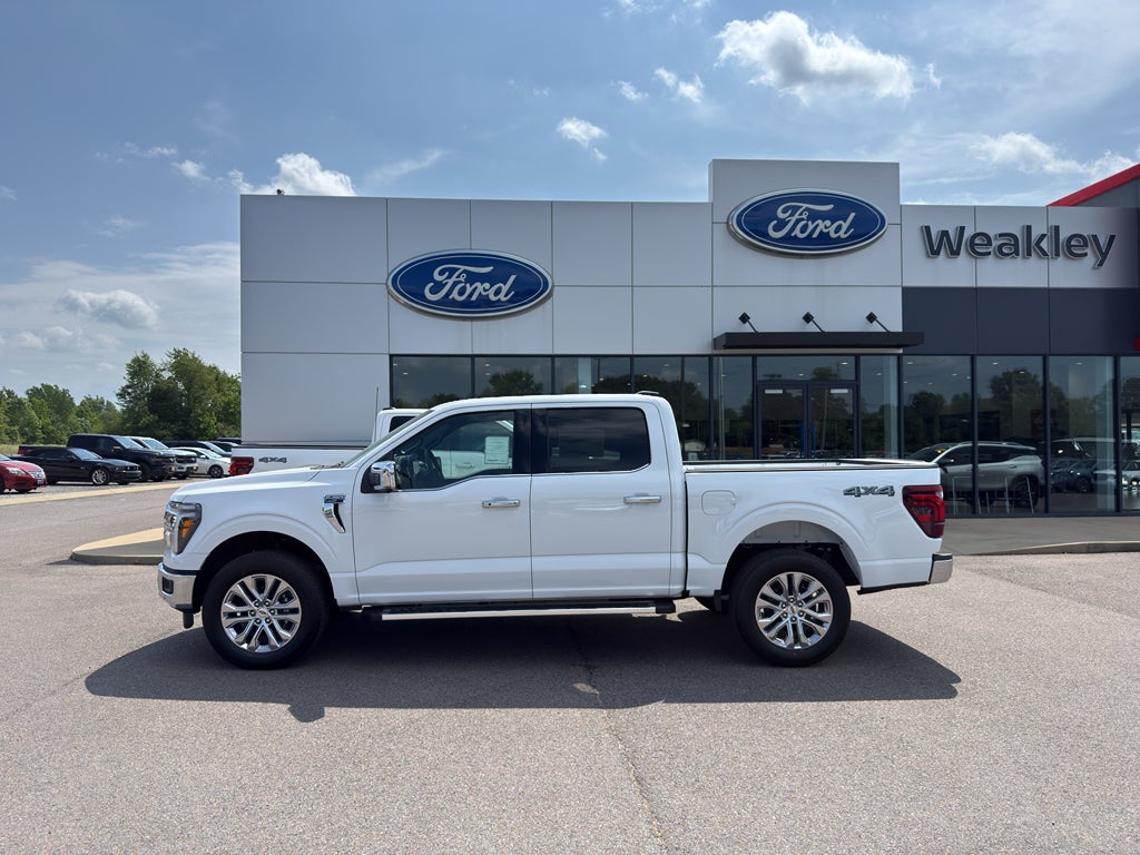 2026 Ford F-150 LARIAT in Oxford White — front three-quarter view